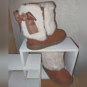 Olive & Edie Ceci Winter toddlers girls Boots size 6M Brown/Tan  and white fur.